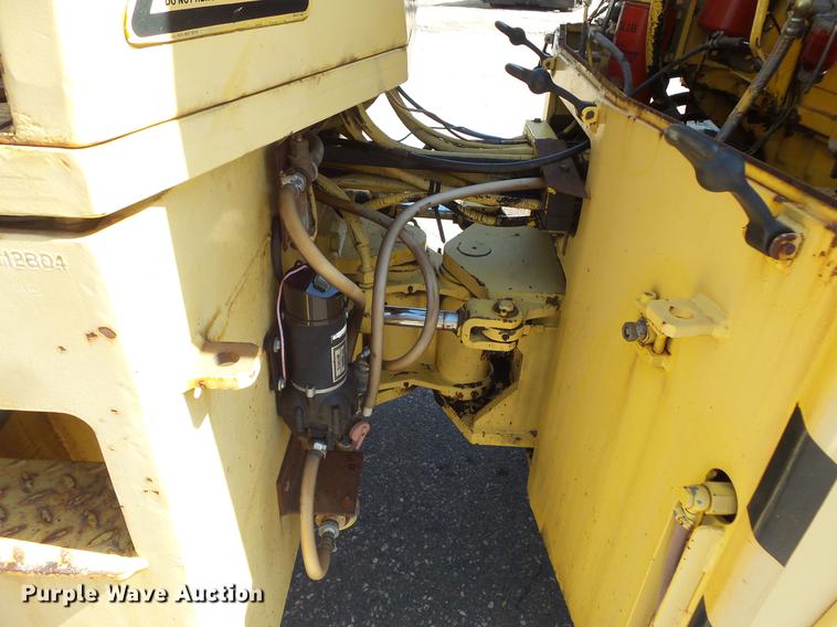 image for item DW9564 Bomag BW141AD double drum roller