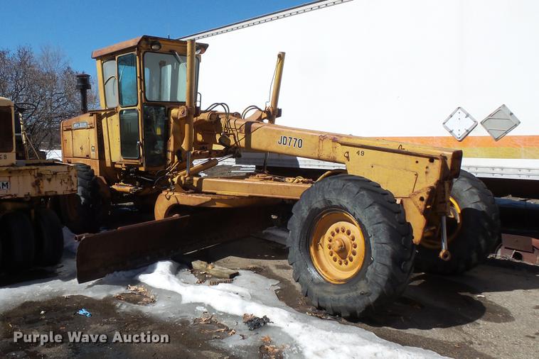 image for item DW9567 1977 John Deere 770 motor grader