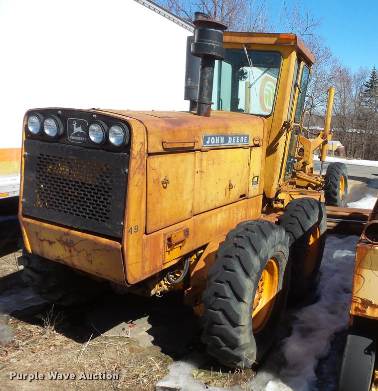 image for item DW9567 1977 John Deere 770 motor grader