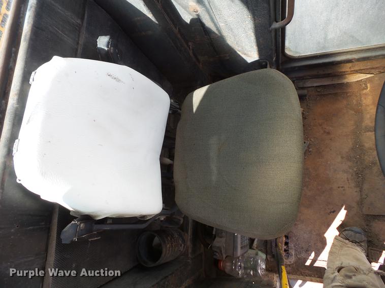 image for item DW9567 1977 John Deere 770 motor grader