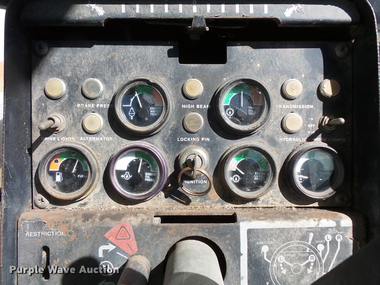 image for item DW9567 1977 John Deere 770 motor grader