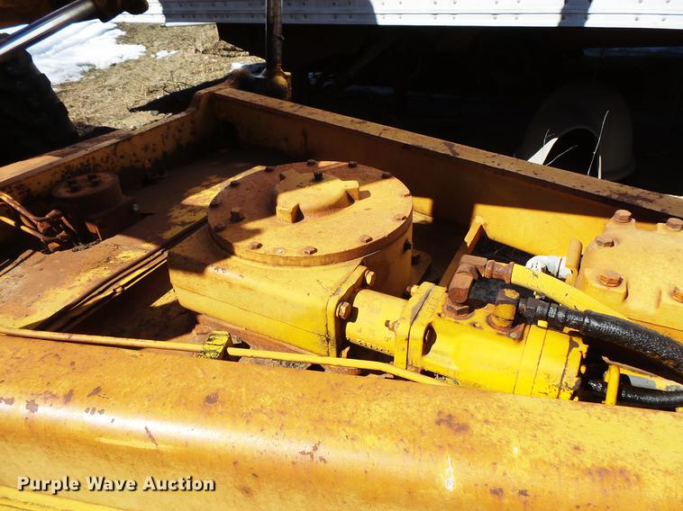 image for item DW9567 1977 John Deere 770 motor grader