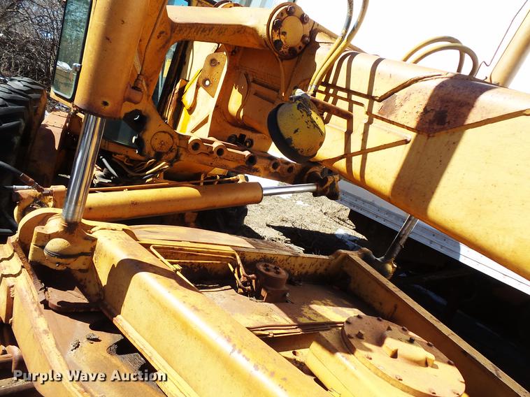 image for item DW9567 1977 John Deere 770 motor grader