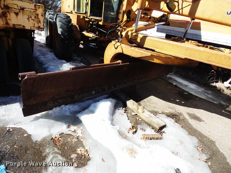 image for item DW9567 1977 John Deere 770 motor grader