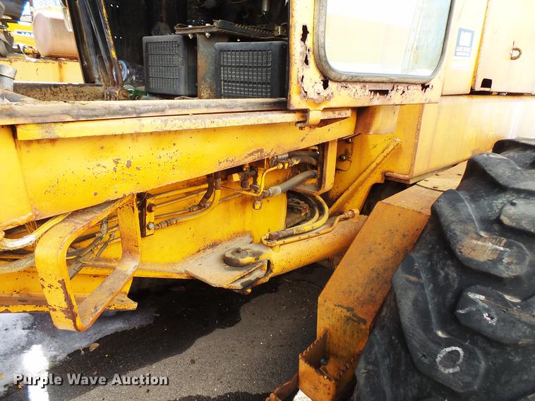 image for item DW9567 1977 John Deere 770 motor grader