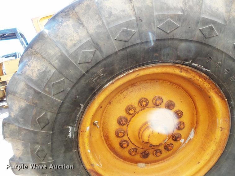 image for item DW9567 1977 John Deere 770 motor grader