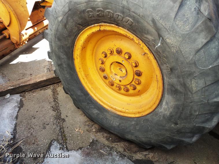 image for item DW9567 1977 John Deere 770 motor grader