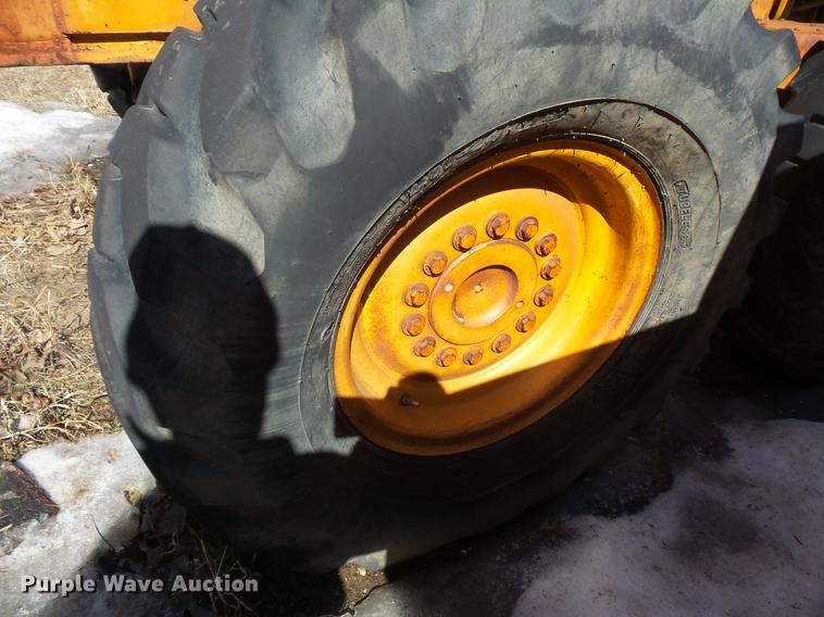 image for item DW9567 1977 John Deere 770 motor grader