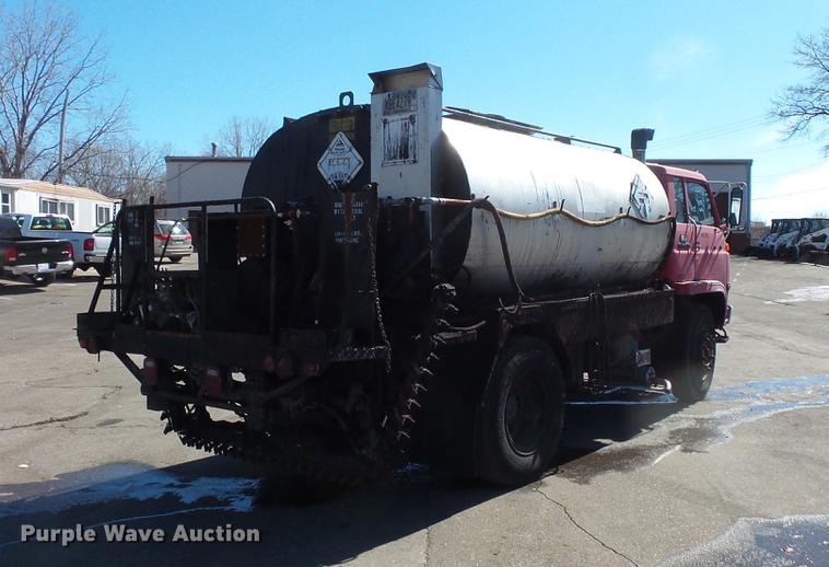 image for item DW9569 1984 Chevrolet Tiltmaster oil distributor truck