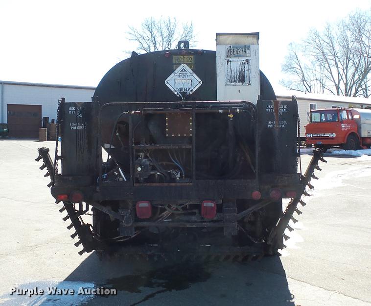 image for item DW9569 1984 Chevrolet Tiltmaster oil distributor truck