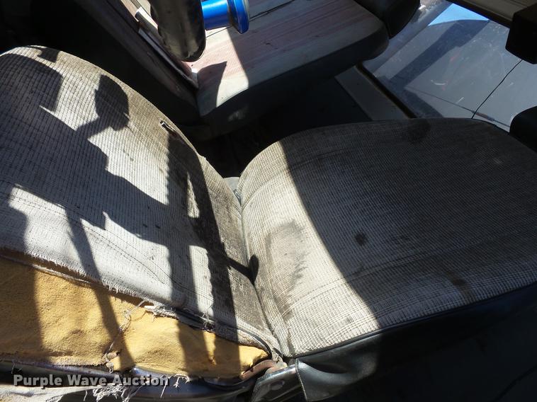 image for item DW9569 1984 Chevrolet Tiltmaster oil distributor truck