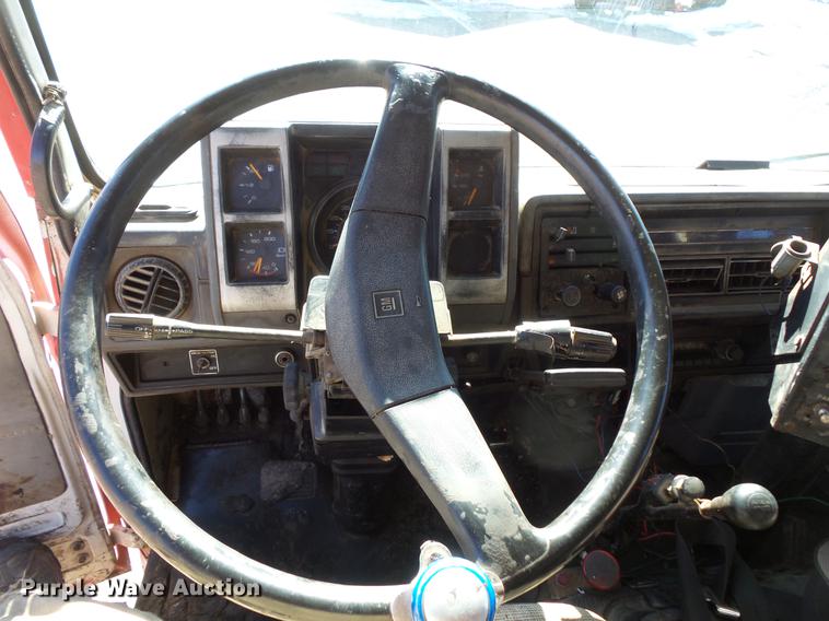 image for item DW9569 1984 Chevrolet Tiltmaster oil distributor truck