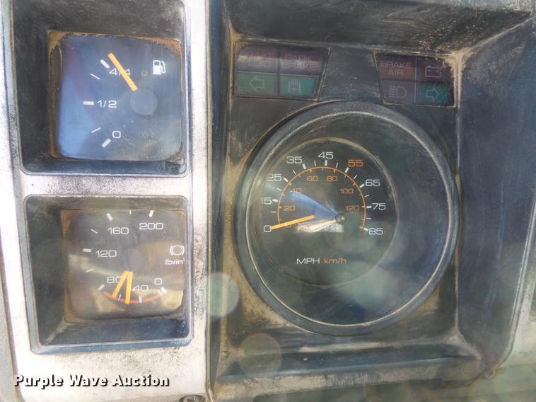 image for item DW9569 1984 Chevrolet Tiltmaster oil distributor truck