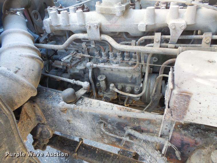 image for item DW9569 1984 Chevrolet Tiltmaster oil distributor truck