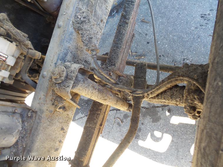 image for item DW9569 1984 Chevrolet Tiltmaster oil distributor truck