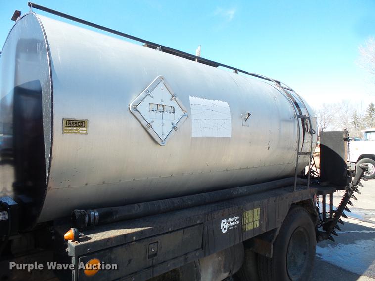 image for item DW9569 1984 Chevrolet Tiltmaster oil distributor truck