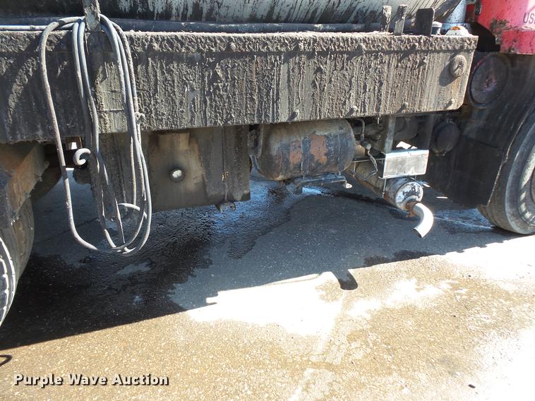 image for item DW9569 1984 Chevrolet Tiltmaster oil distributor truck