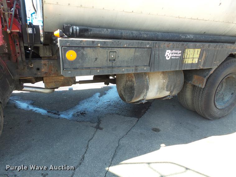 image for item DW9569 1984 Chevrolet Tiltmaster oil distributor truck