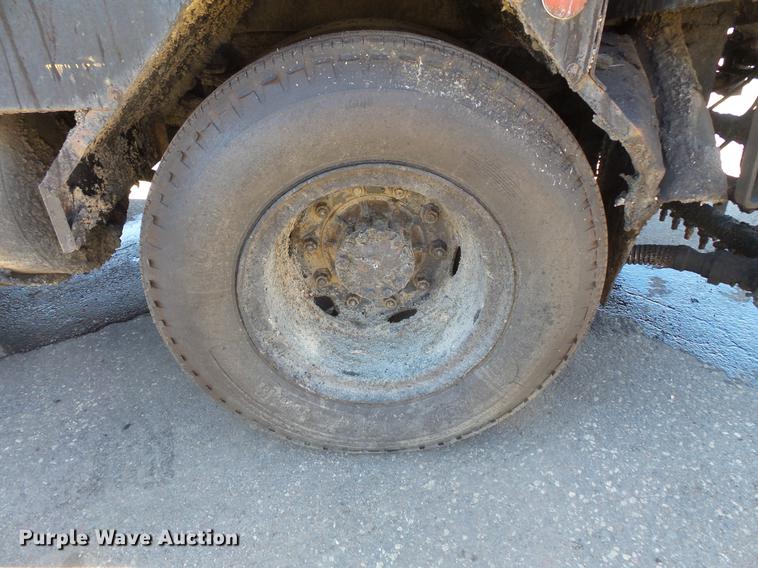 image for item DW9569 1984 Chevrolet Tiltmaster oil distributor truck