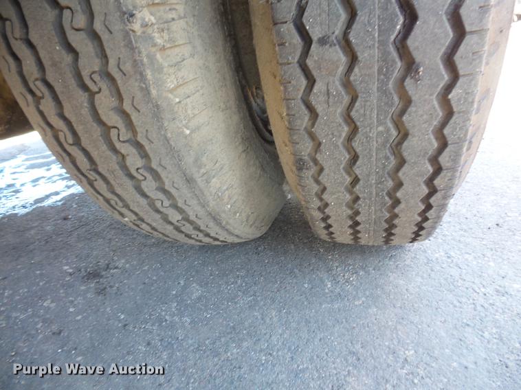 image for item DW9569 1984 Chevrolet Tiltmaster oil distributor truck