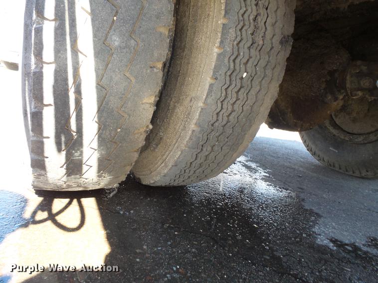 image for item DW9569 1984 Chevrolet Tiltmaster oil distributor truck