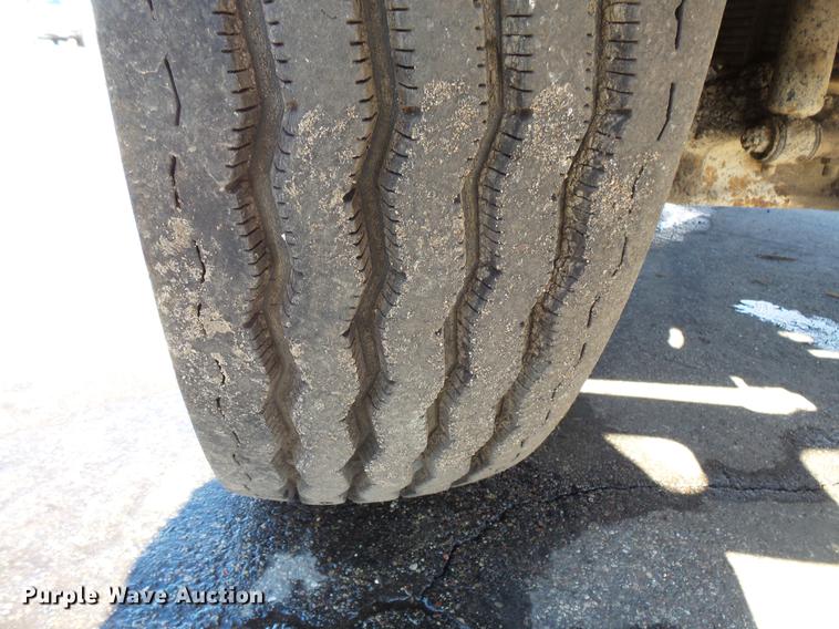 image for item DW9569 1984 Chevrolet Tiltmaster oil distributor truck