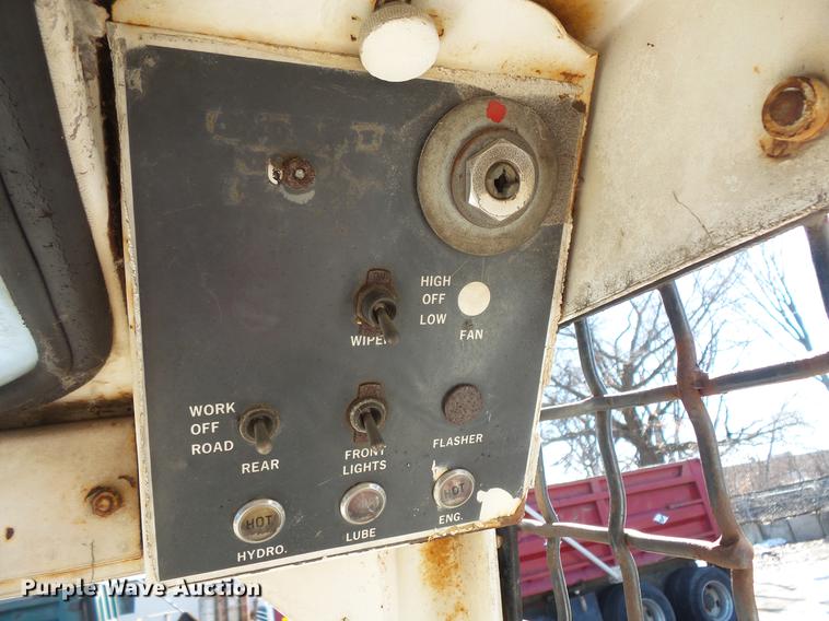 image for item DW9570 1973 Bobcat M970 skid steer