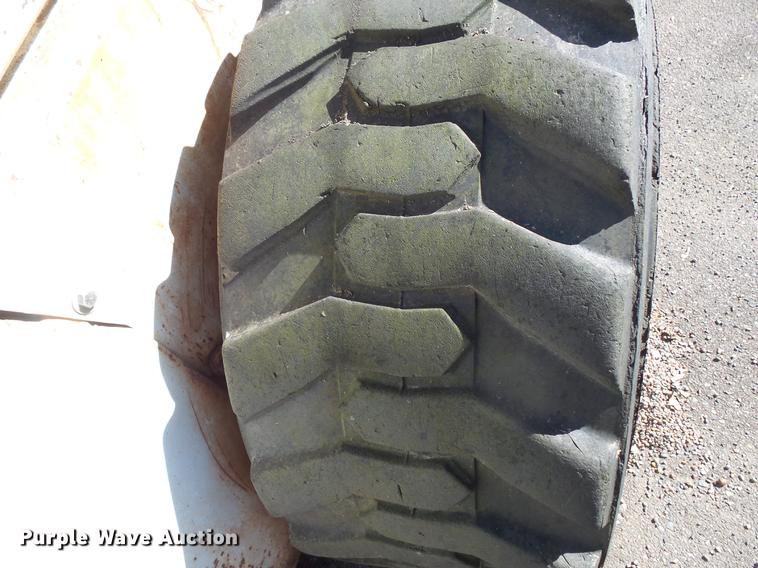 image for item DW9570 1973 Bobcat M970 skid steer