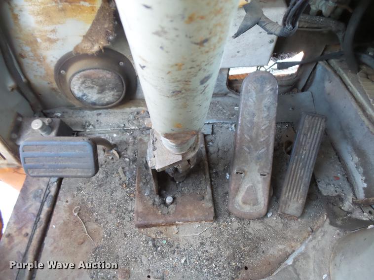 image for item DW9571 1966 International CO202 oil distributor truck