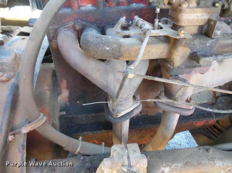 image for item DW9571 1966 International CO202 oil distributor truck