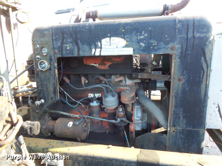 image for item DW9571 1966 International CO202 oil distributor truck