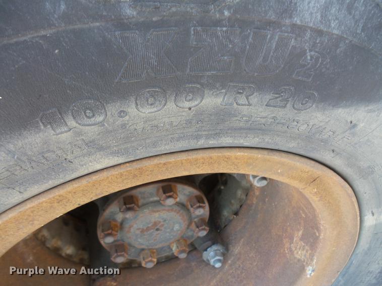 image for item DW9571 1966 International CO202 oil distributor truck