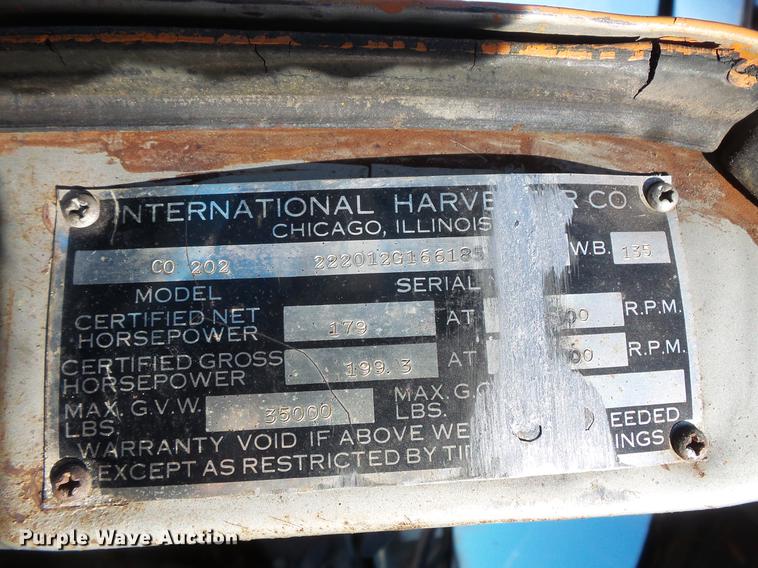 image for item DW9571 1966 International CO202 oil distributor truck