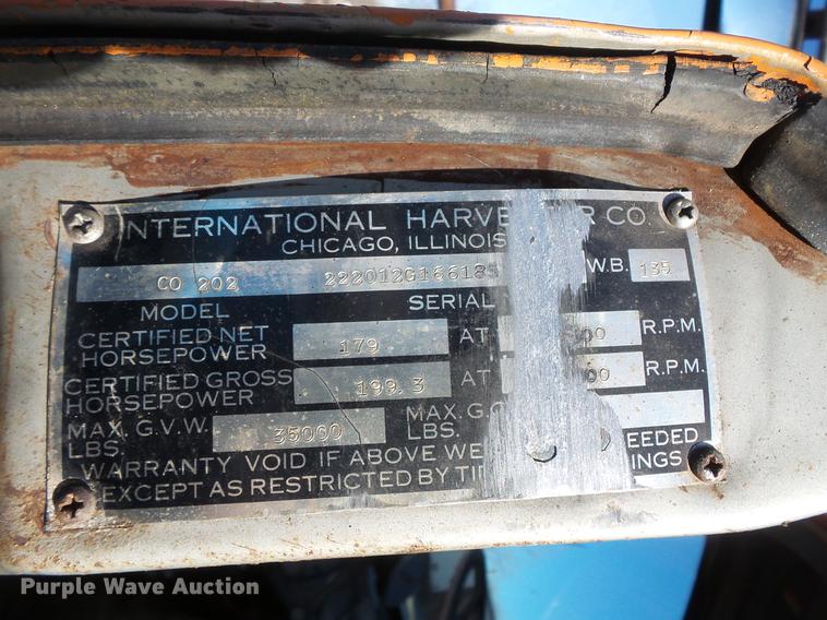 image for item DW9571 1966 International CO202 oil distributor truck