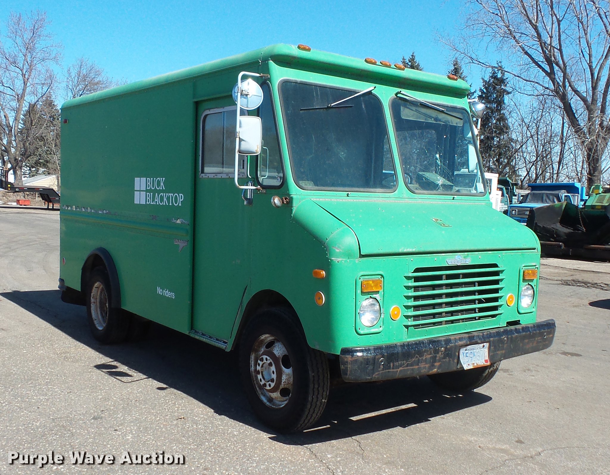 1987 GMC Grumman Kurbmaster delivery truck in St. Paul, MN Item