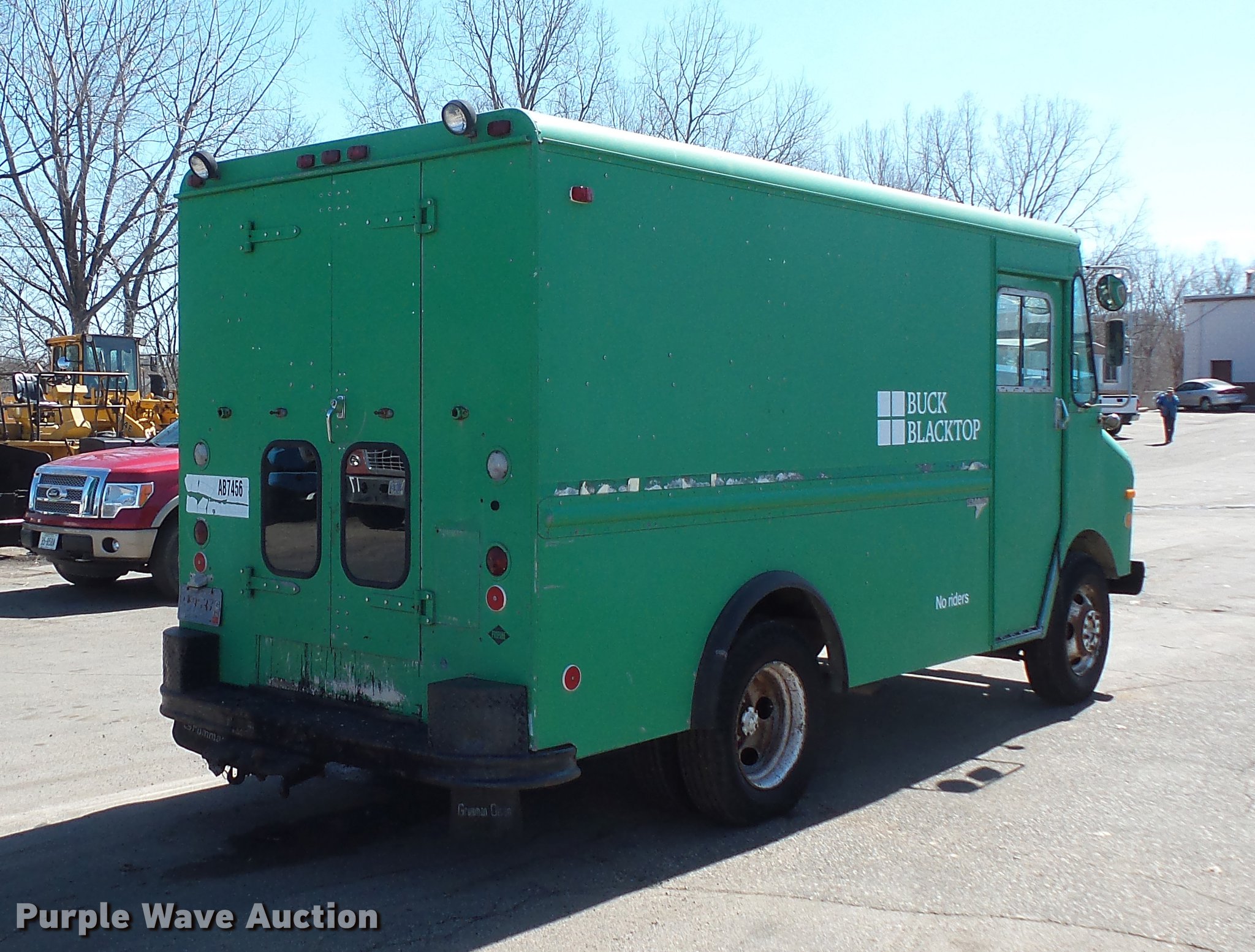 1987 GMC Grumman Kurbmaster delivery truck in St. Paul, MN Item