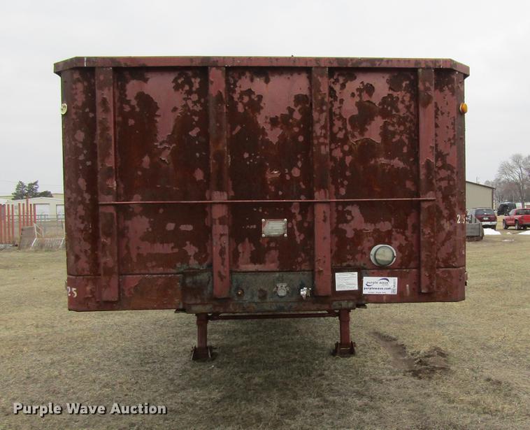 image for item DA3577 1974 Trailmobile flatbed trailer