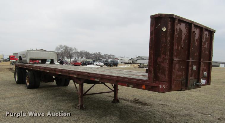 image for item DA3577 1974 Trailmobile flatbed trailer