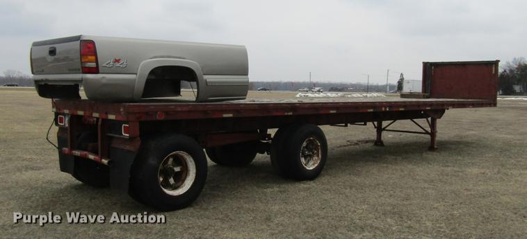 image for item DA3577 1974 Trailmobile flatbed trailer
