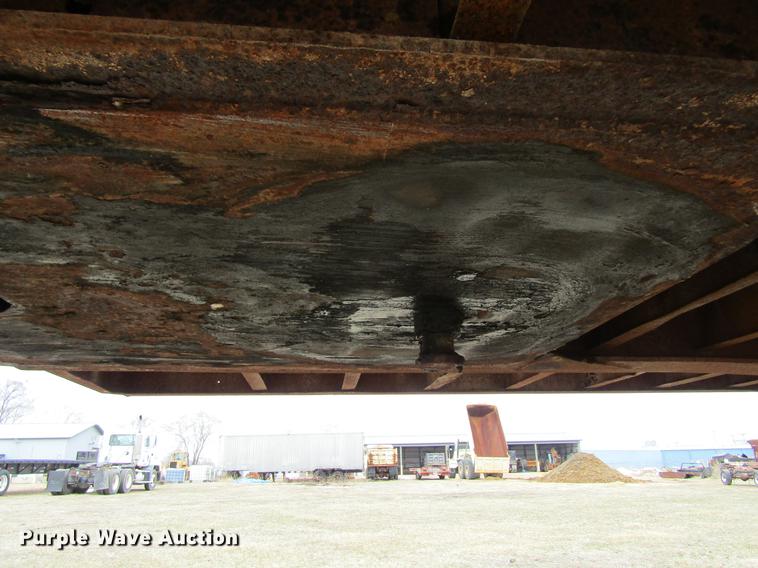 image for item DA3577 1974 Trailmobile flatbed trailer