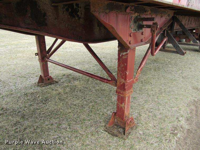 image for item DA3577 1974 Trailmobile flatbed trailer