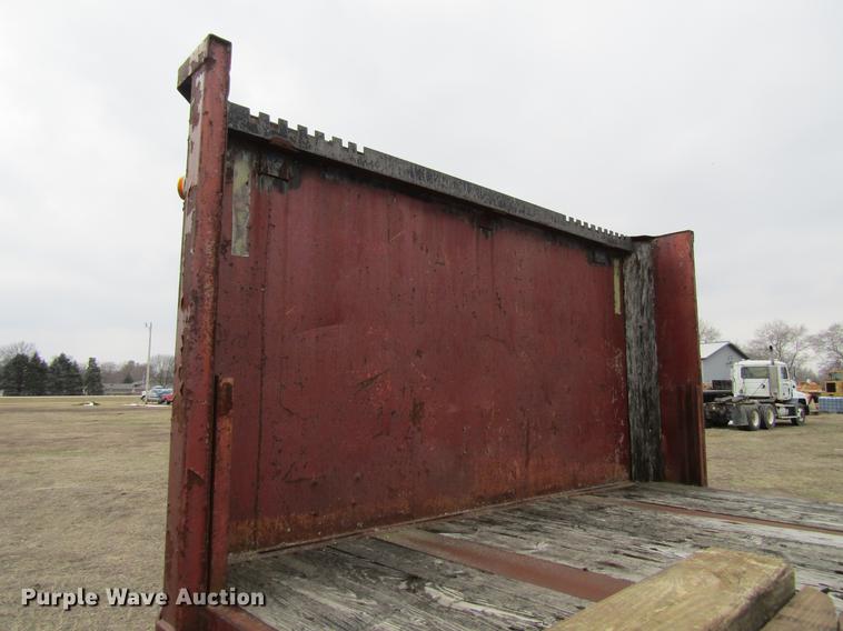 image for item DA3577 1974 Trailmobile flatbed trailer