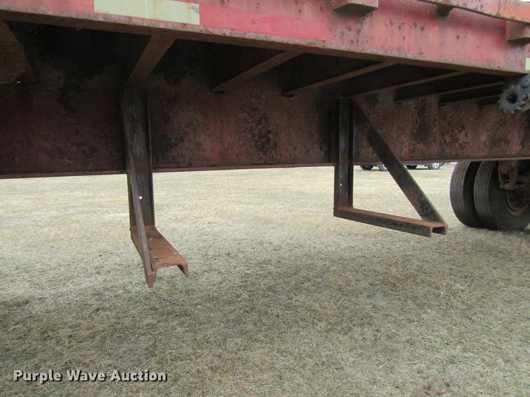 image for item DA3577 1974 Trailmobile flatbed trailer