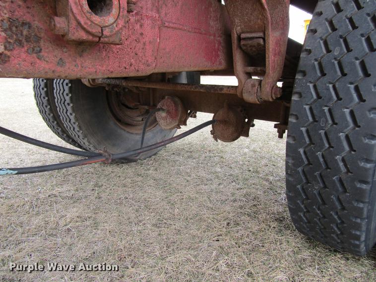 image for item DA3577 1974 Trailmobile flatbed trailer