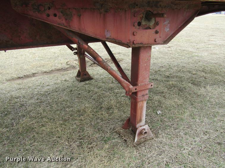 image for item DA3577 1974 Trailmobile flatbed trailer