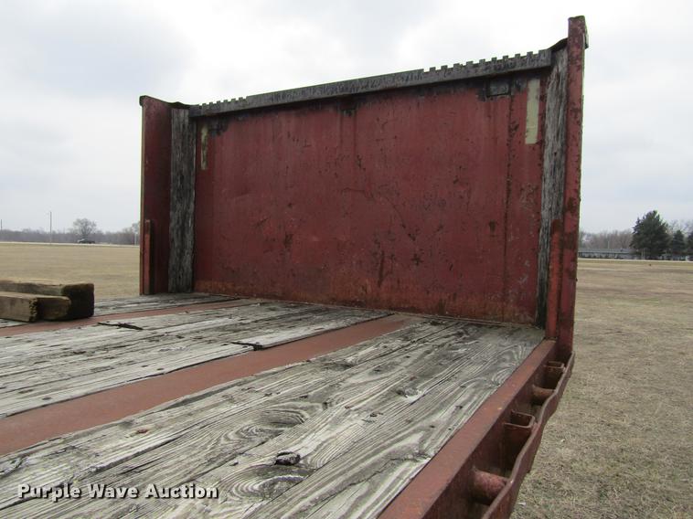 image for item DA3577 1974 Trailmobile flatbed trailer