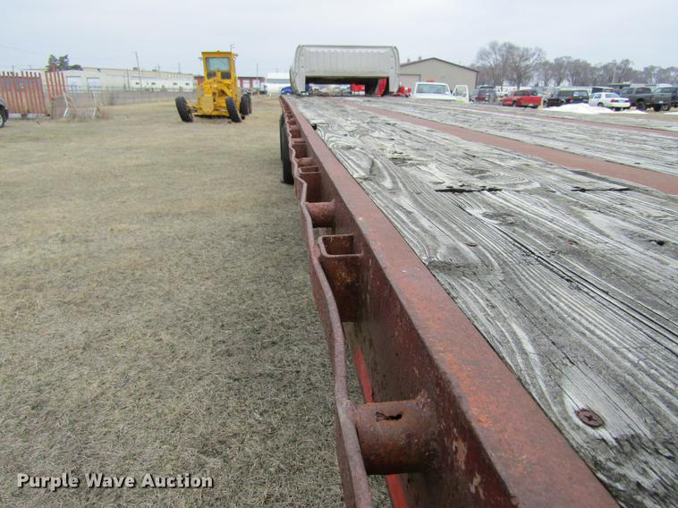 image for item DA3577 1974 Trailmobile flatbed trailer