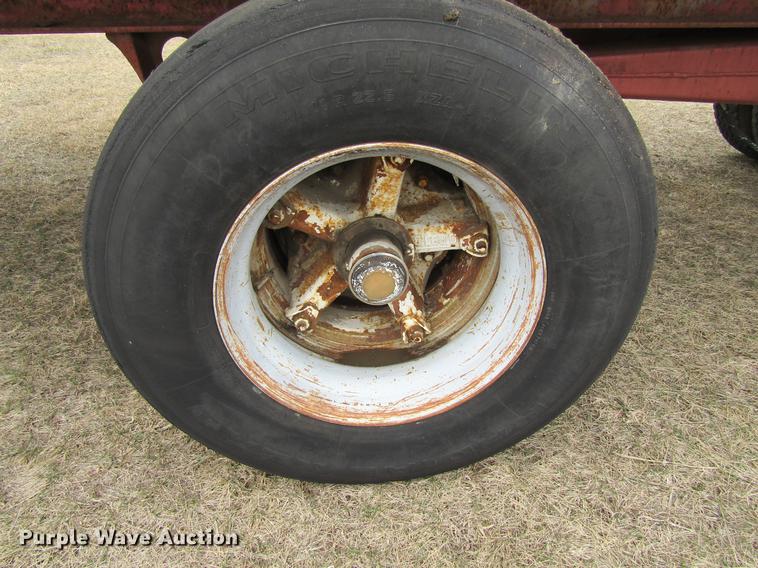 image for item DA3577 1974 Trailmobile flatbed trailer