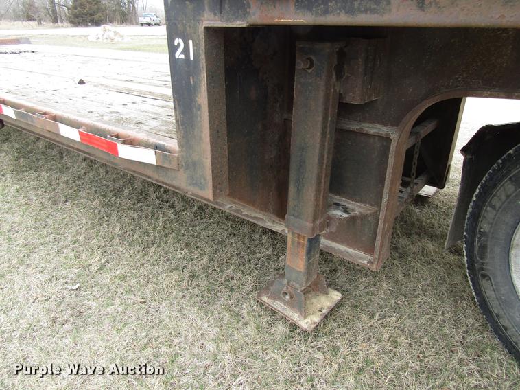 image for item DA3578 1996 Fontaine EDFT-5-6048WSA-K drop deck trailer