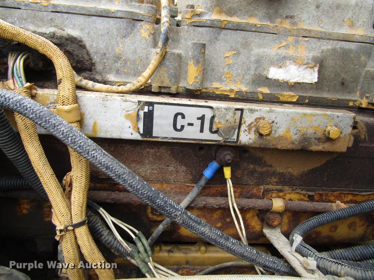 image for item DA3579 2000 Freightliner FLD120SD semi truck